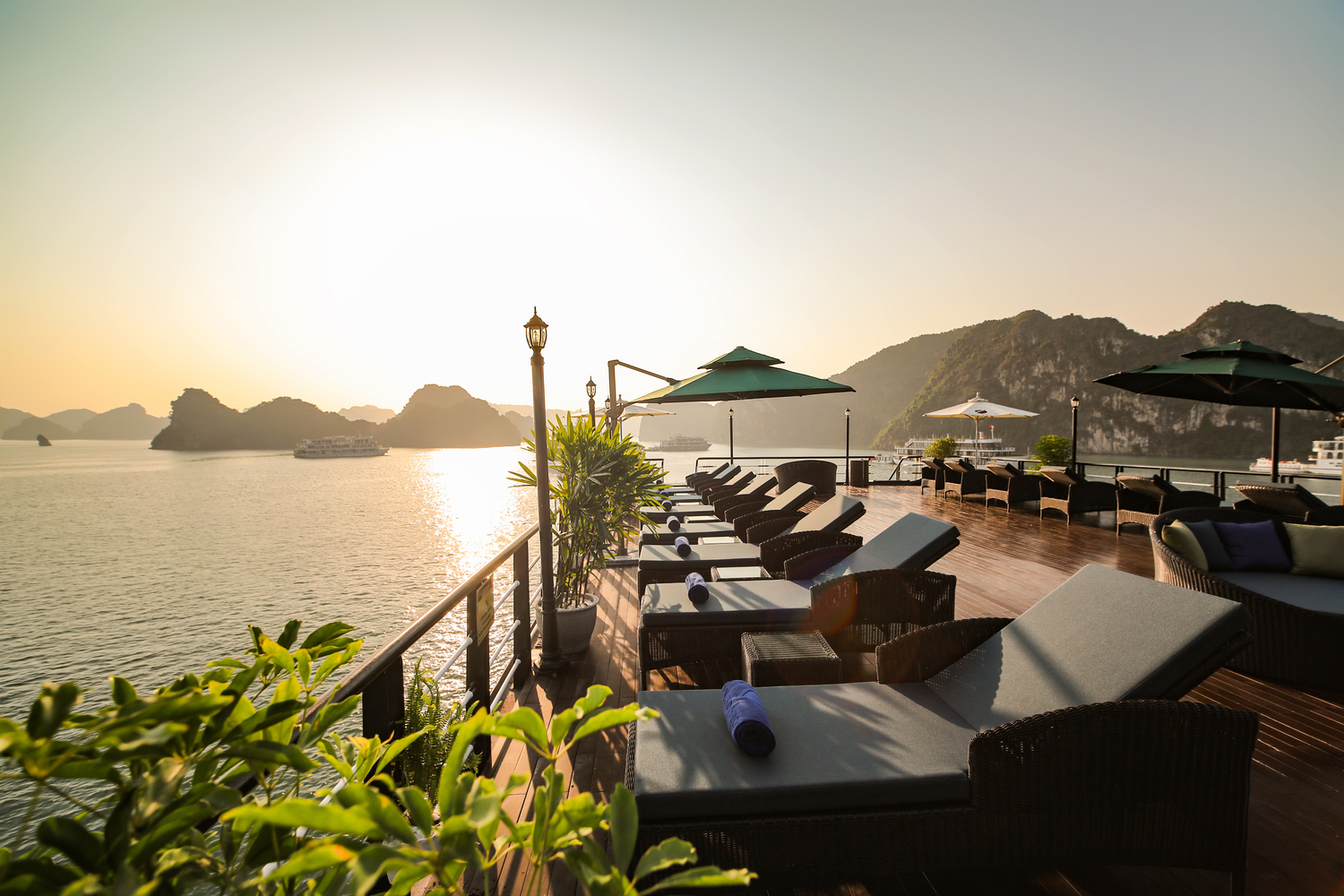 Halong Bay 3D 2N on Luxury Cruise on Halong Bay ⭐⭐⭐⭐⭐ Rosy Cruise