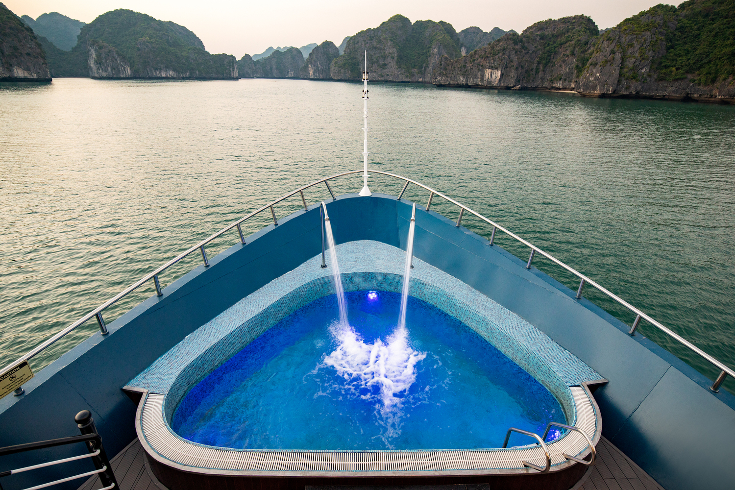 Halong Bay 3D 2N on Luxury Cruise on Halong Bay ⭐⭐⭐⭐⭐ Rosy Cruise