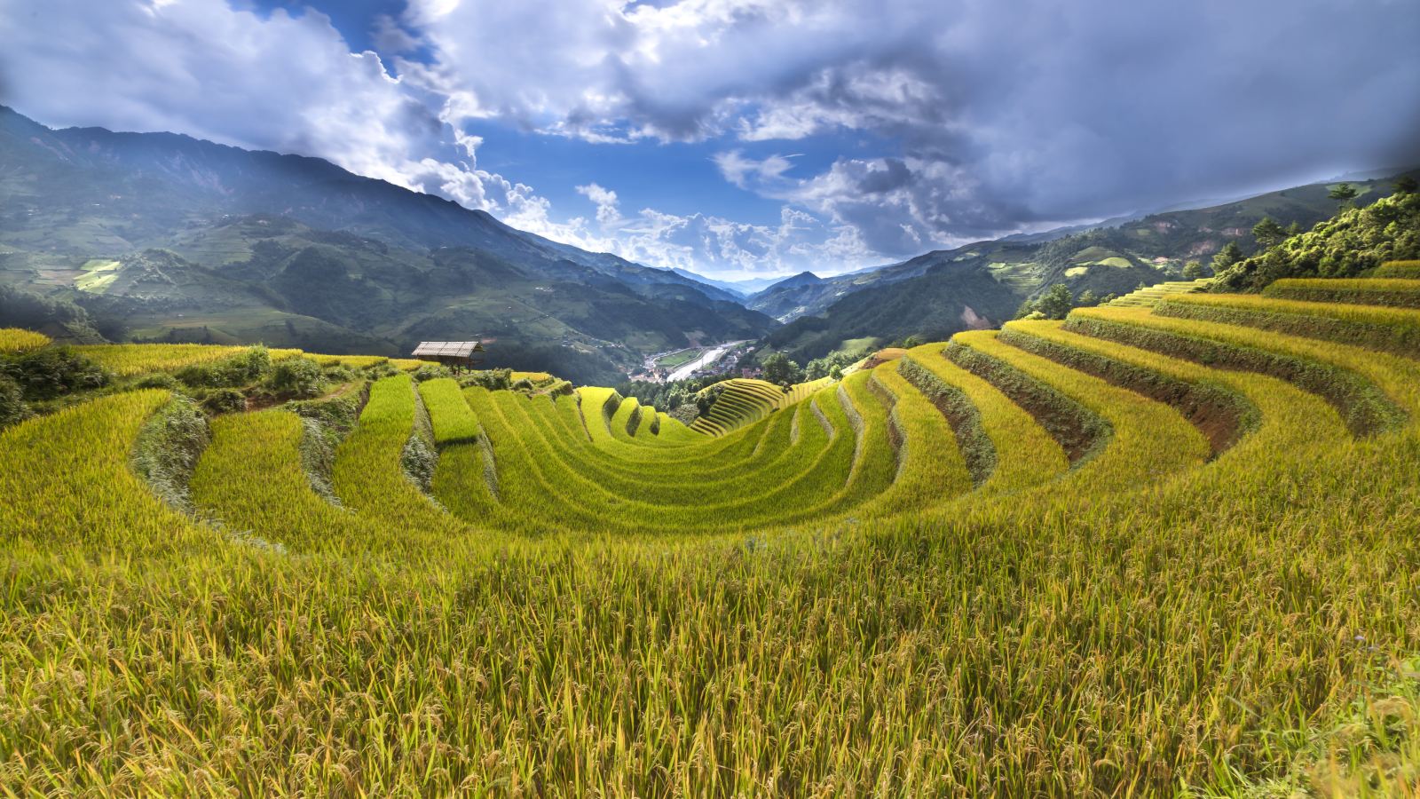 Bac Ha Market – Sapa Tour – 4 Days