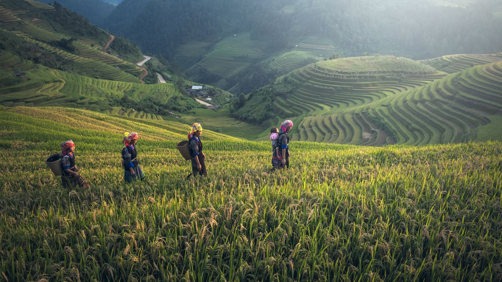 Bac Ha Market – Sapa Tour – 4 Days