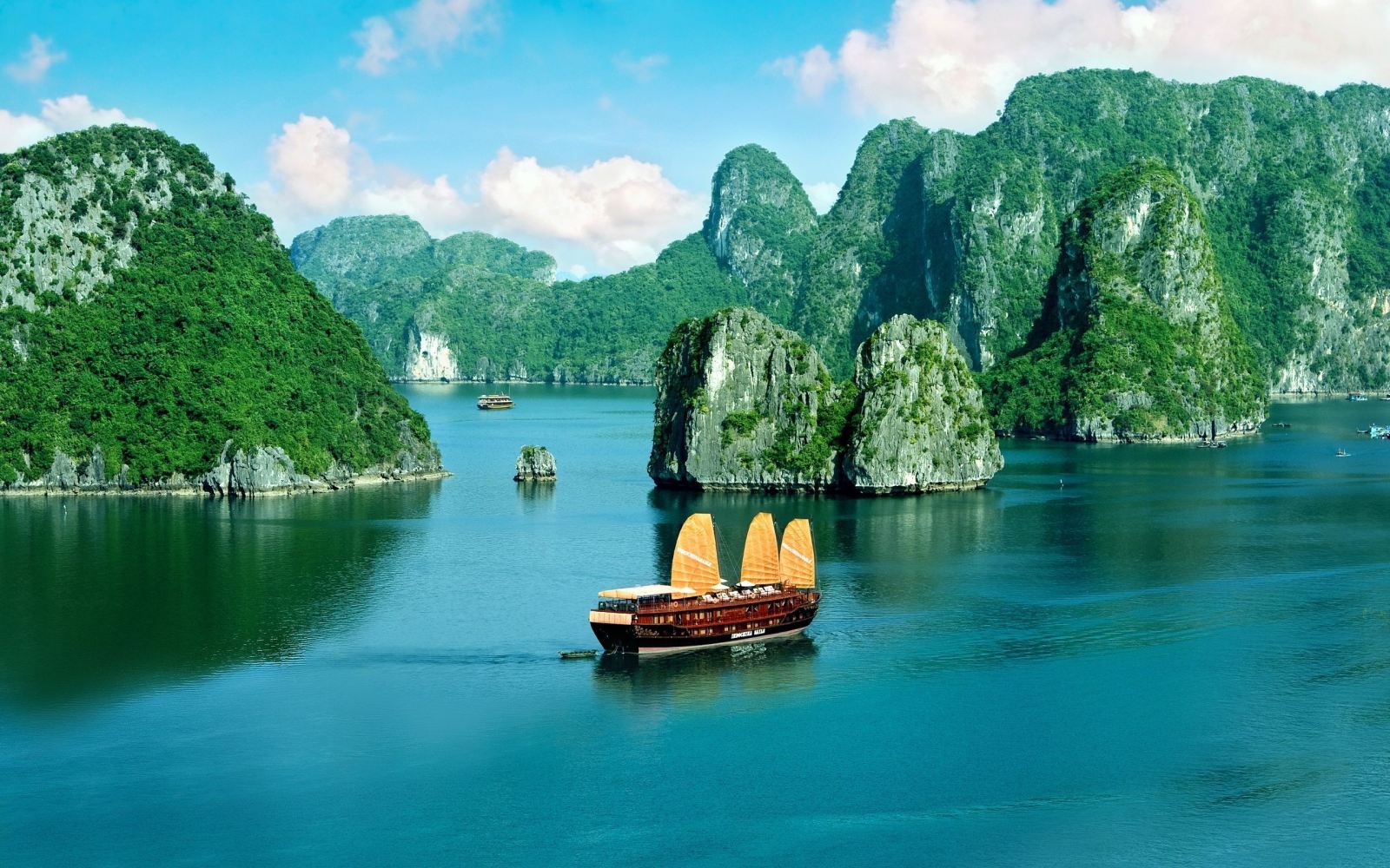 IMPRESSIVE VIETNAM 10 DAYS – FROM HANOI