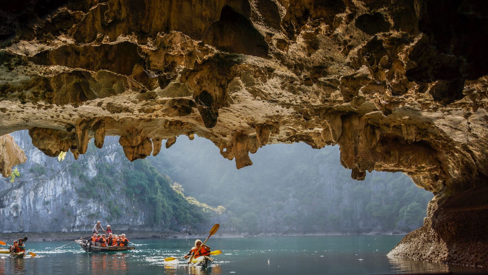 3 Days 2 Night Halong Bay - Free pick up / drop off Hanoi