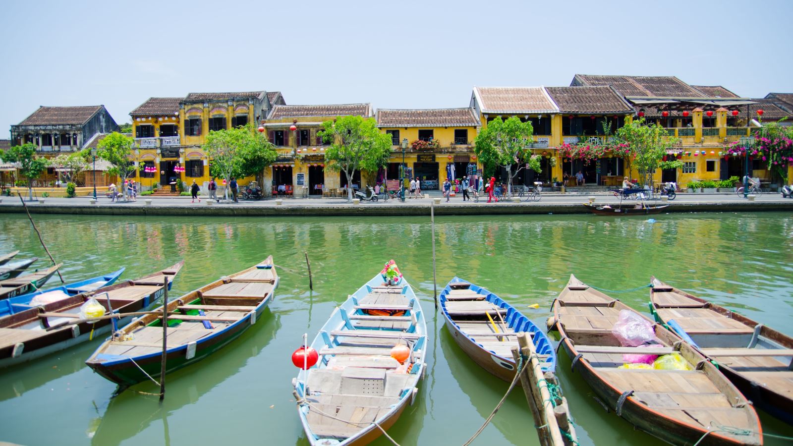 Hoi An & Ho Chi Minh 6 Day Tour